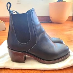 Red Wing Harriet Women's black leather boots
